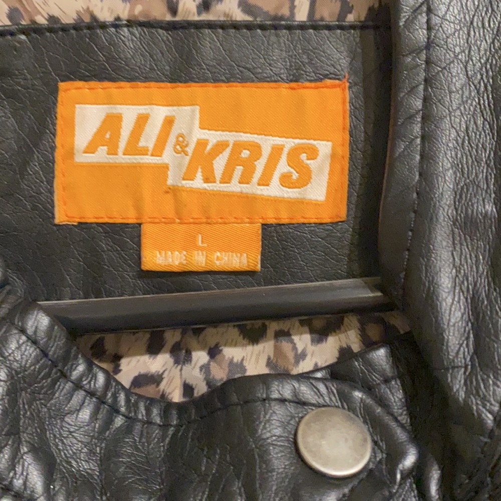 Black Jacket - Picture 3 of 8